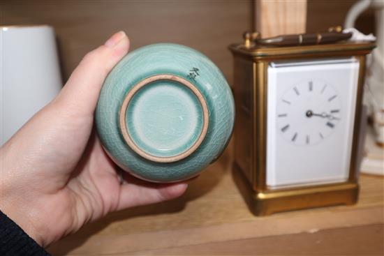 A Chinese famille rose brushpot and a Korean celadon vase 16.5cm